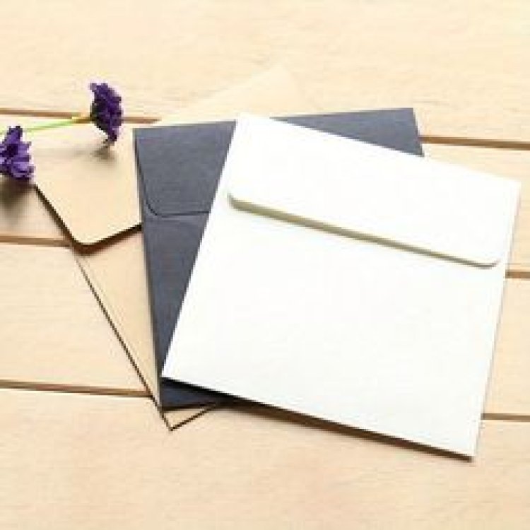 Custom Hot Paper Elevating Product Presentation and Appeal