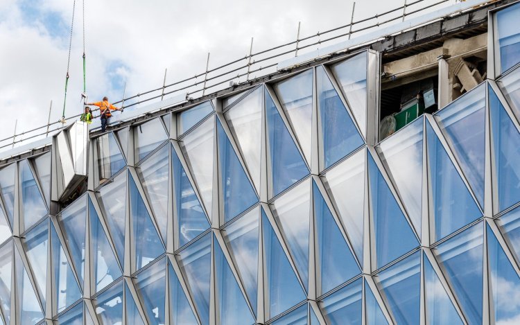 Enhancing Modern Architecture: The Rise of Glass and Cladding Solutions in Singapore