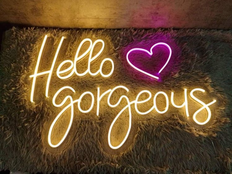 Neon Signs in Interior Decoration – Elevating Spaces with Neon Mantra