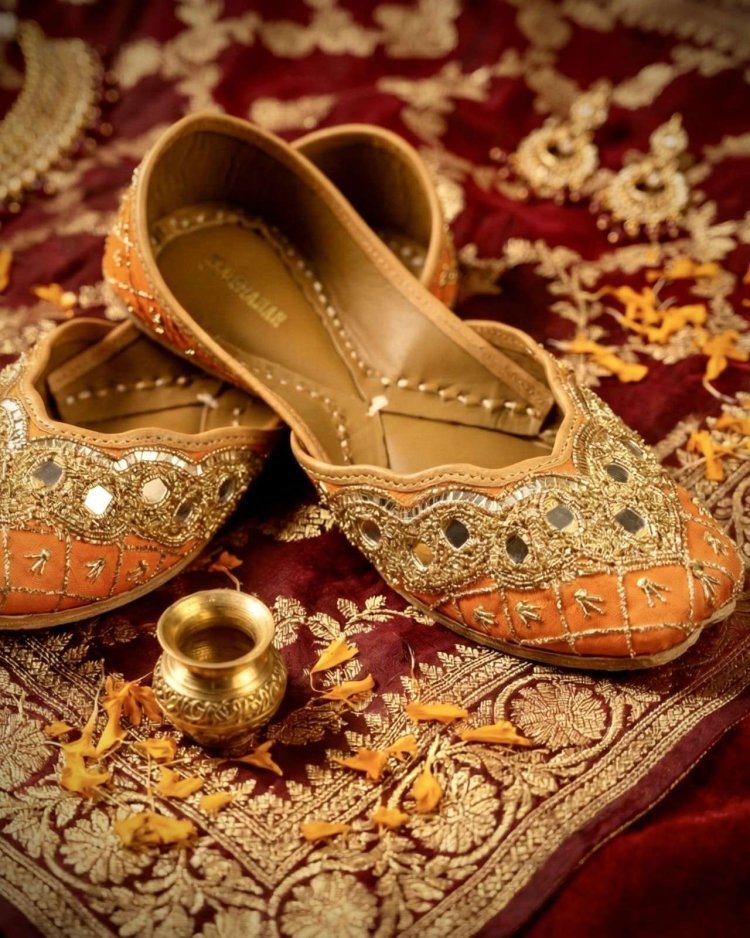 Why Should You Buy Punjabi Juttis for Every Ethnic Occasion?