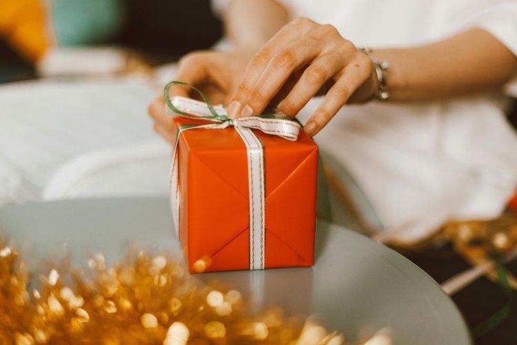 How to Choose a Gift for Someone Who Has Everything