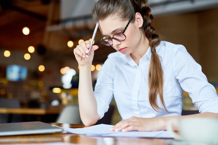 How You Use Critical Thinking in Assignment Writing to Strengthen Analysis?